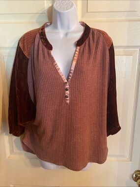 gimmicks by BKE Rose Brown Velvet-Trim V-Neck Tunic